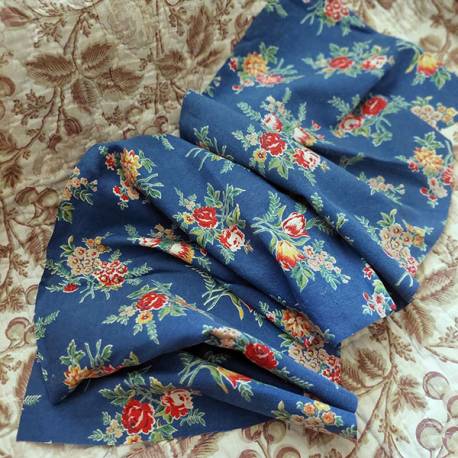 Tissu Ancien bouquet fond bleu