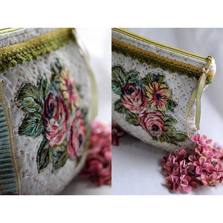Pièce Unique trousse roses tapissées